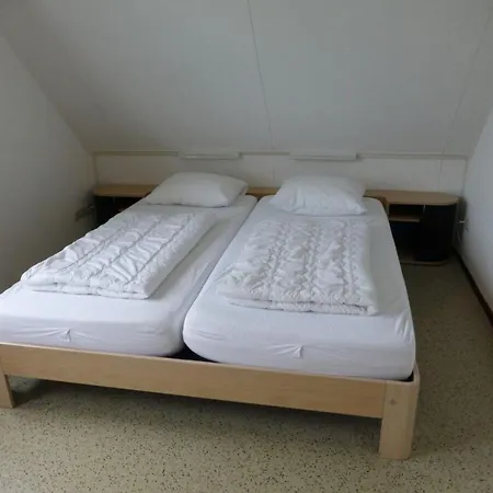 بيت للعطل For 6 People, Near The Sint Maartensvlotbrug