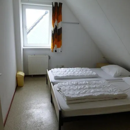 بيت للعطل For 6 People, Near The